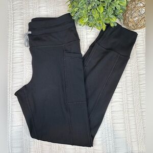 Yogalicious Lux Prestige Hi-Rise Side Pocket 7/8 Jogger in Black Size Small